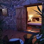 Вилла Domaine Codaleone *