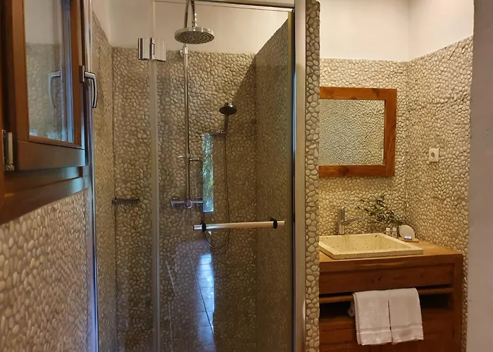 Domaine Codaleone Vila Serriera (Corsica)